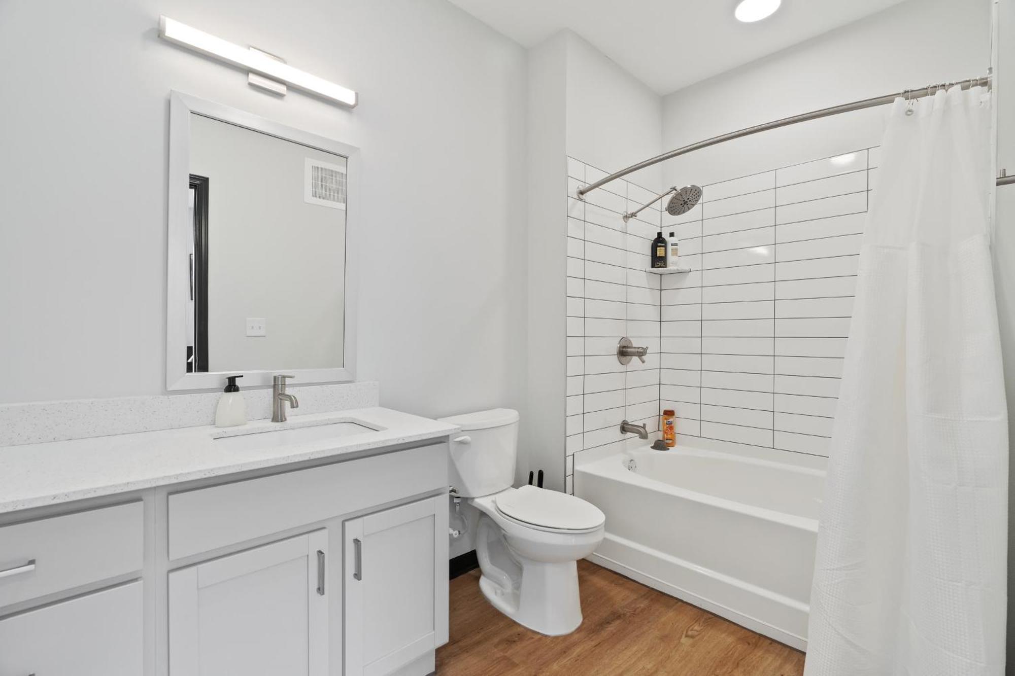 Apartment Cozysuites On Mass With Garage Parking #18 Indianapolis