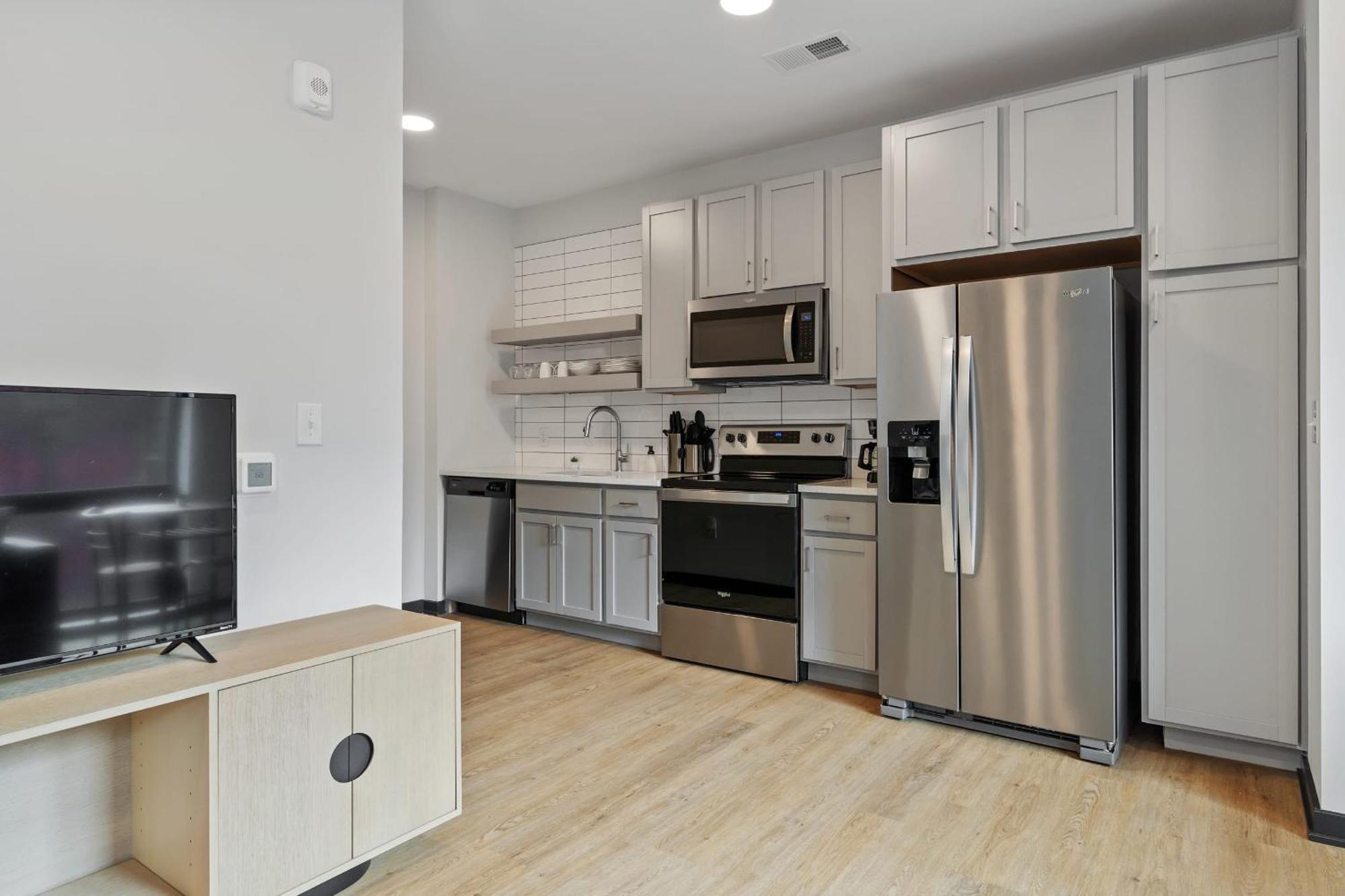 Cozysuites On Mass With Garage Parking #18 Indianapolis
